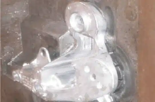 Aluminum Die Casting Defects: The 10 other miscellaneous issues 5 Aluminum die casting soldering—molten metal sticking to die cavity surface (HPDC)